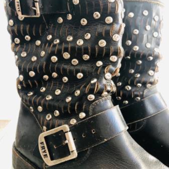 FRYE Women's Jenna Cut Stud Short Boot